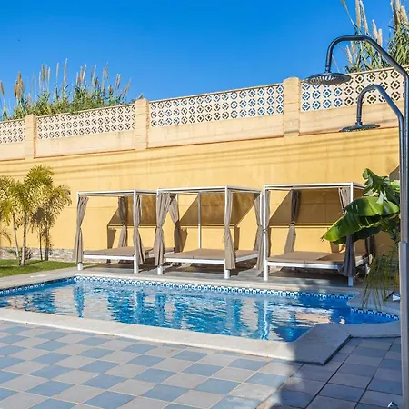 Sun, Relax, Climatized Pool & Steps To The By Mellow Villa *