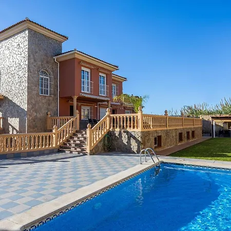 Sun, Relax, Climatized Pool & Steps To The By Mellow Velez Malaga