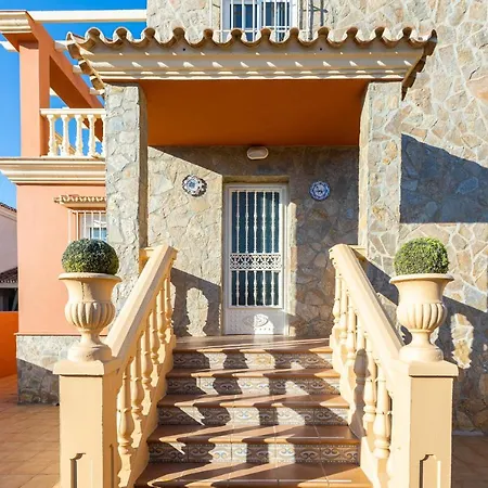 Sun, Relax, Climatized Pool & Steps To The By Mellow Villa *