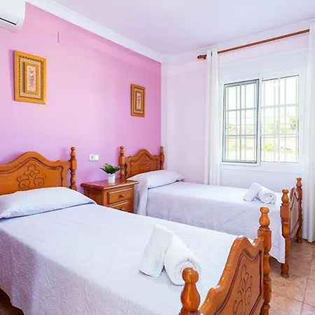 Sun, Relax, Climatized Pool & Steps To The By Mellow Villa