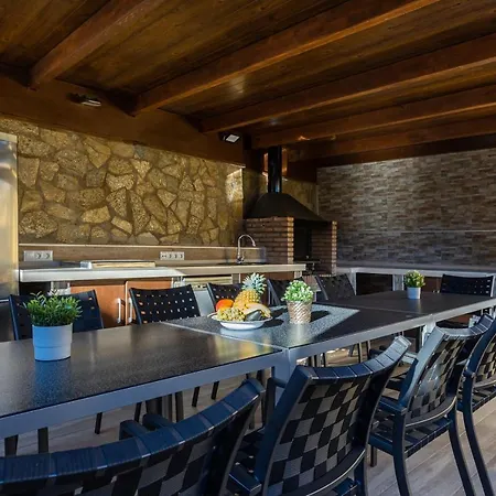Valle Mar - Sea View, Heated Pool, Steps To The